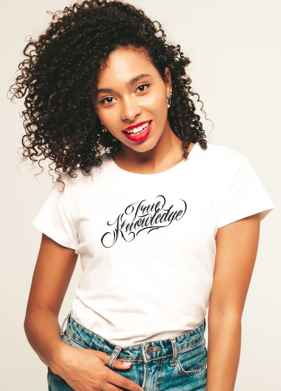 True Knowledge Clothing Women's script T-shirt